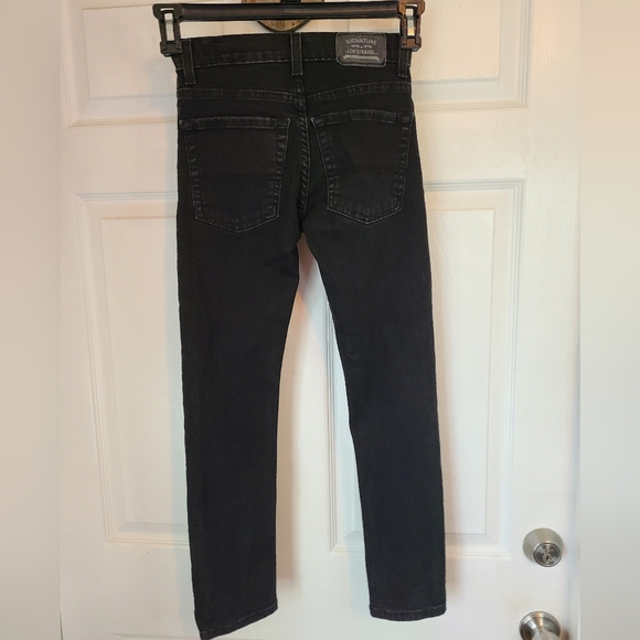 Levi Strauss Signature Woman's Skinny Jeans, Size: 10 Color: Black - Picture 12 of 15